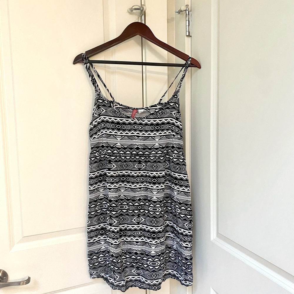 Size 8 H&M Divided Brand Summer Dress, Black and White Geometric Print